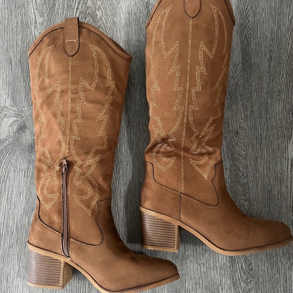 NWT - Women’s Dirty Laundry Boots Sz 9 - Picture 1 of 8